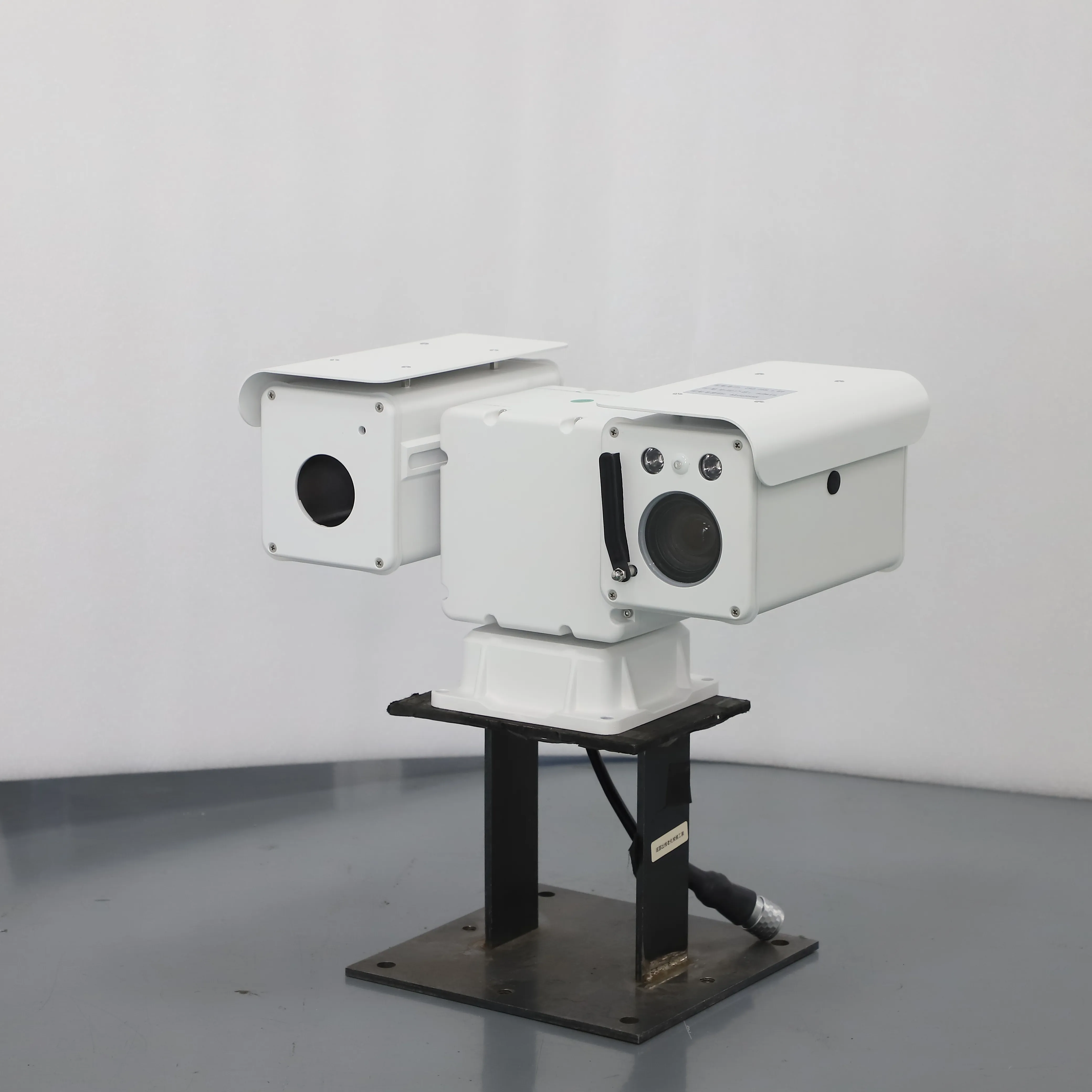 pt503 pan tilt with side housings